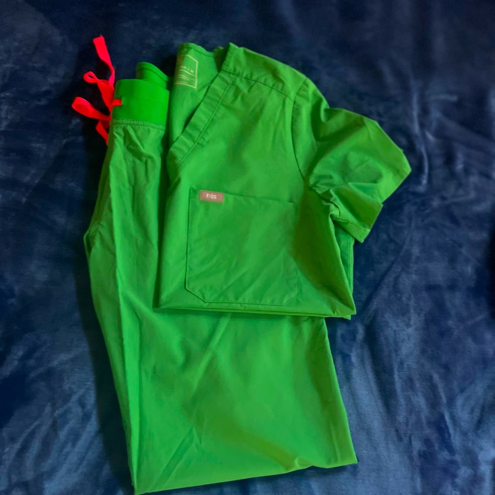 Figs, Safety, Green, Technical Collection. Gem